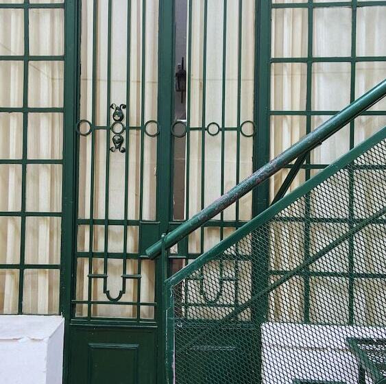 پانسیون Casa En El Encantador San Telmo   8 Habitaciones