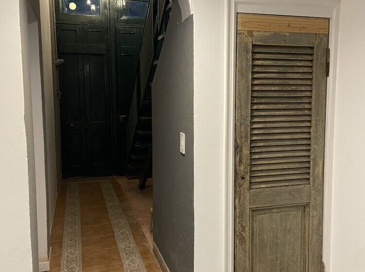 پانسیون Casa En El Encantador San Telmo   8 Habitaciones