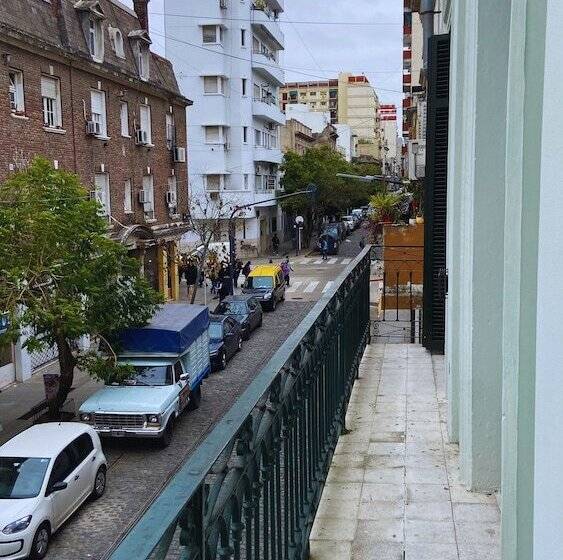 پانسیون Casa En El Encantador San Telmo   8 Habitaciones