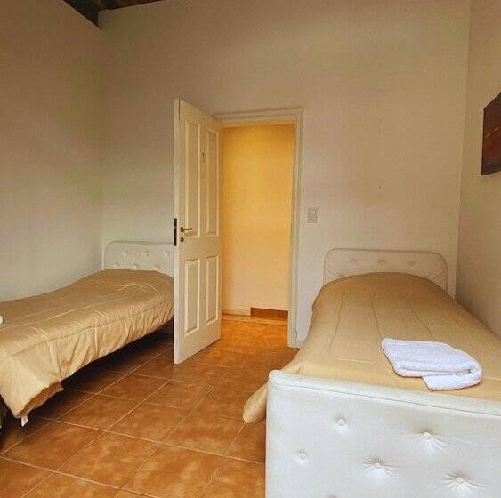 پانسیون Casa En El Encantador San Telmo   8 Habitaciones