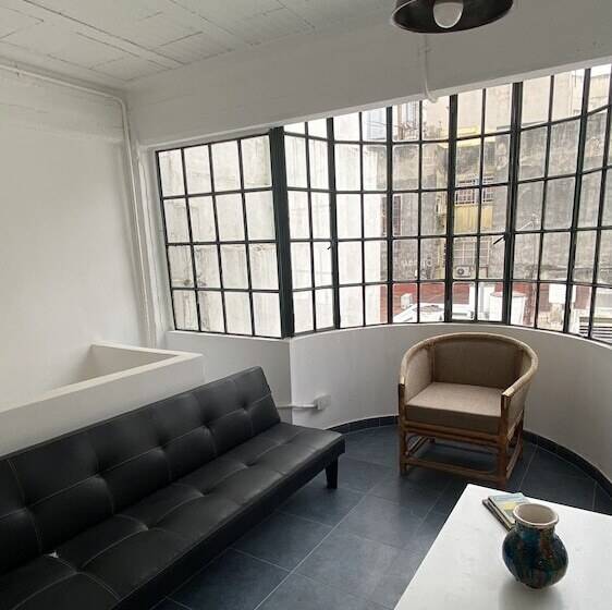 پانسیون Casa En El Encantador San Telmo   8 Habitaciones