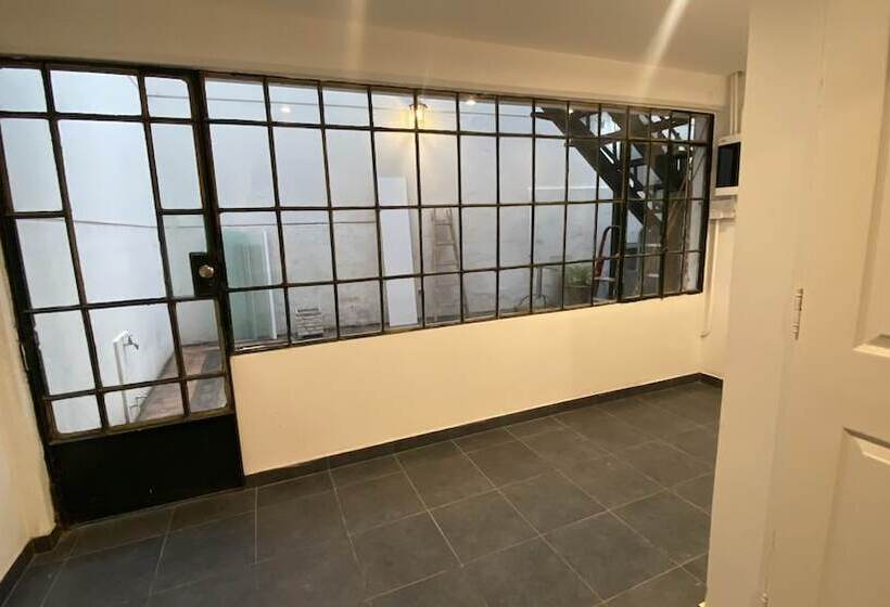 پانسیون Casa En El Encantador San Telmo   8 Habitaciones