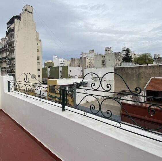 پانسیون Casa En El Encantador San Telmo   8 Habitaciones