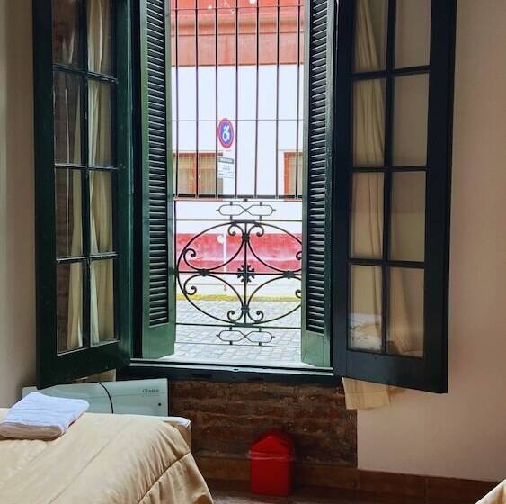 پانسیون Casa En El Encantador San Telmo   8 Habitaciones