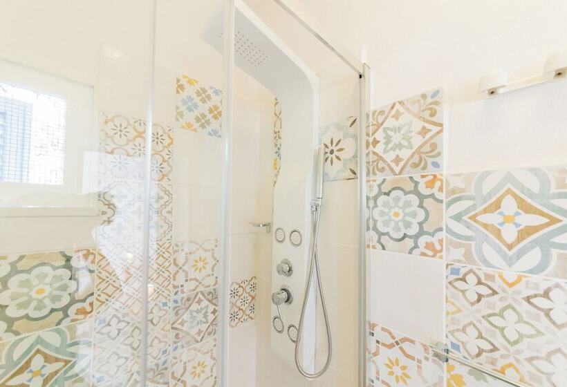 ペンション Holiday Eolie Village