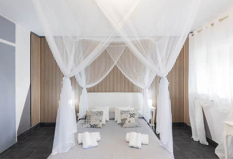 ペンション Holiday Eolie Village