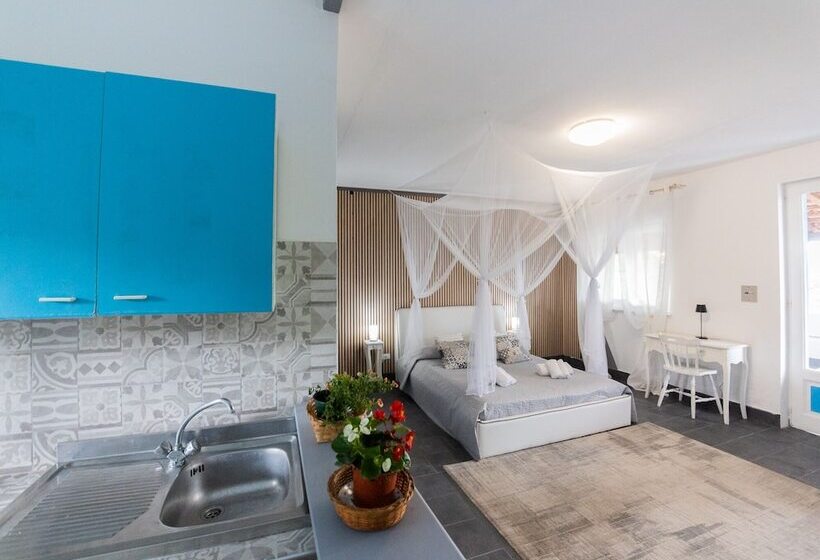 پانسیون Holiday Eolie Village