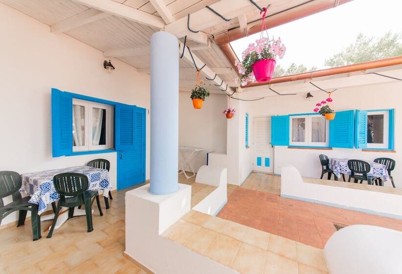 ペンション Holiday Eolie Village