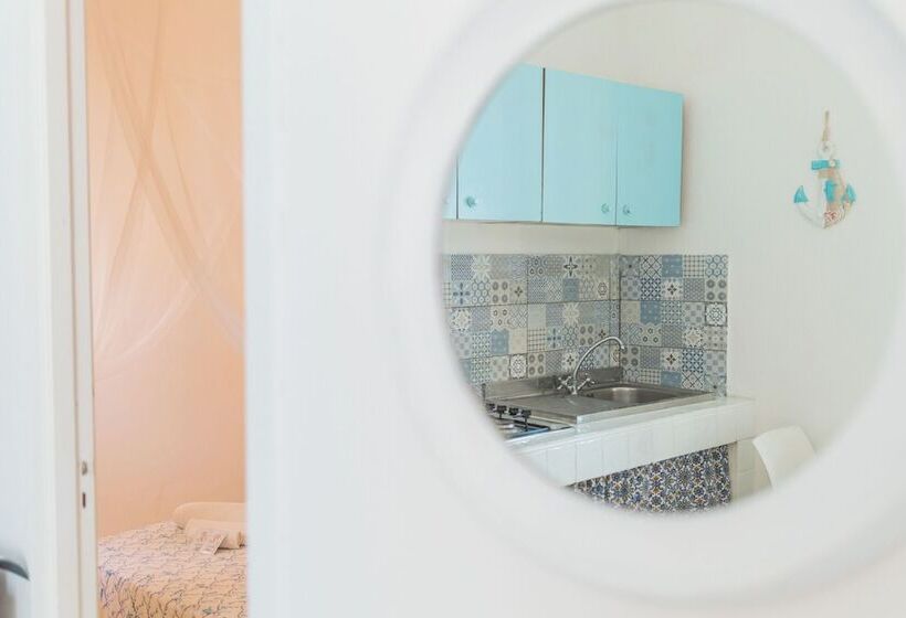 ペンション Holiday Eolie Village