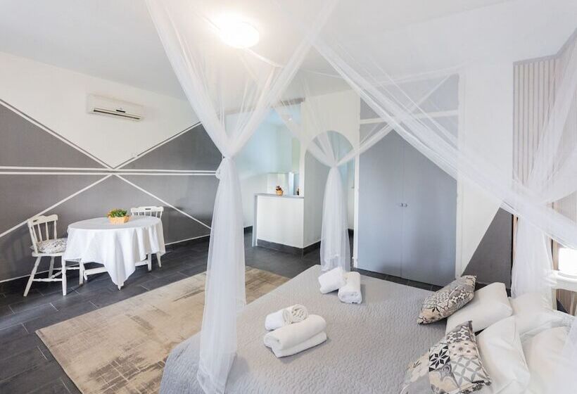 ペンション Holiday Eolie Village