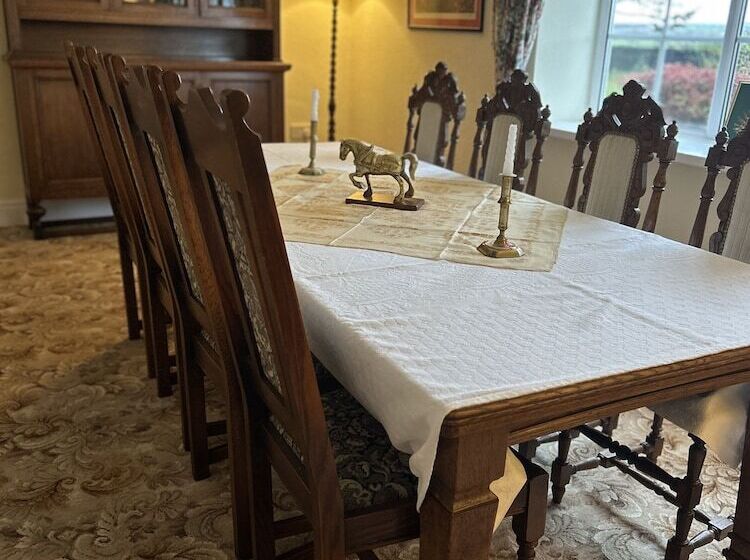 펜션 Lucy Cross Guest House