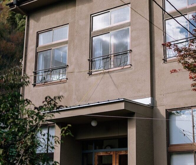 פנסיון Koukasha