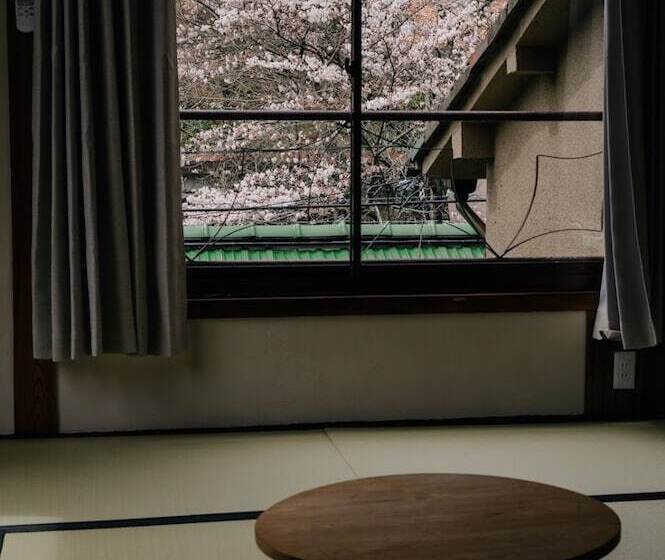 פנסיון Koukasha