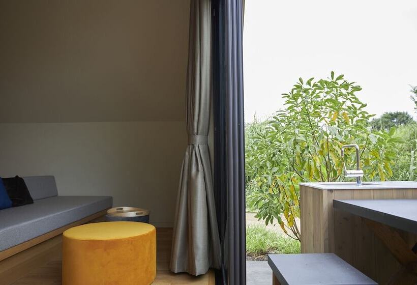 אתר נופש Lazy Inn