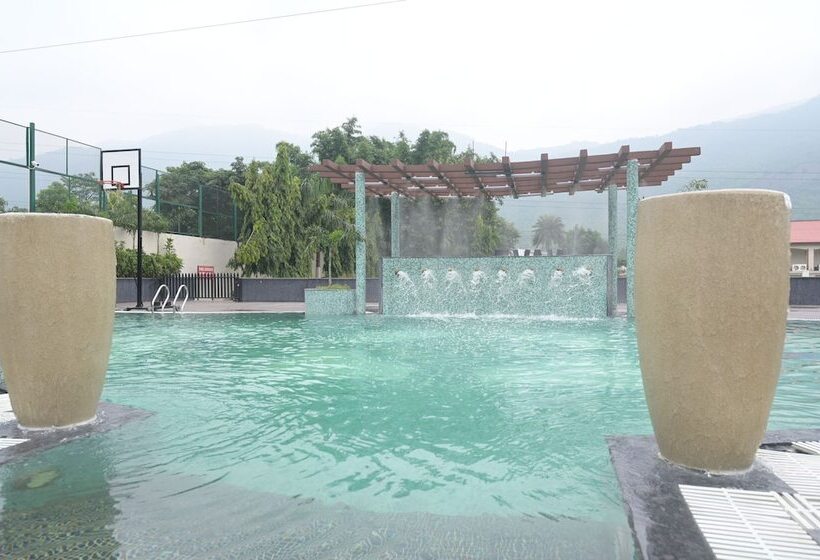 Курорт The Wave International