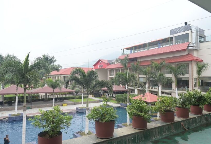 Курорт The Wave International