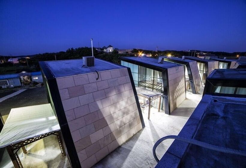 פנסיון El House