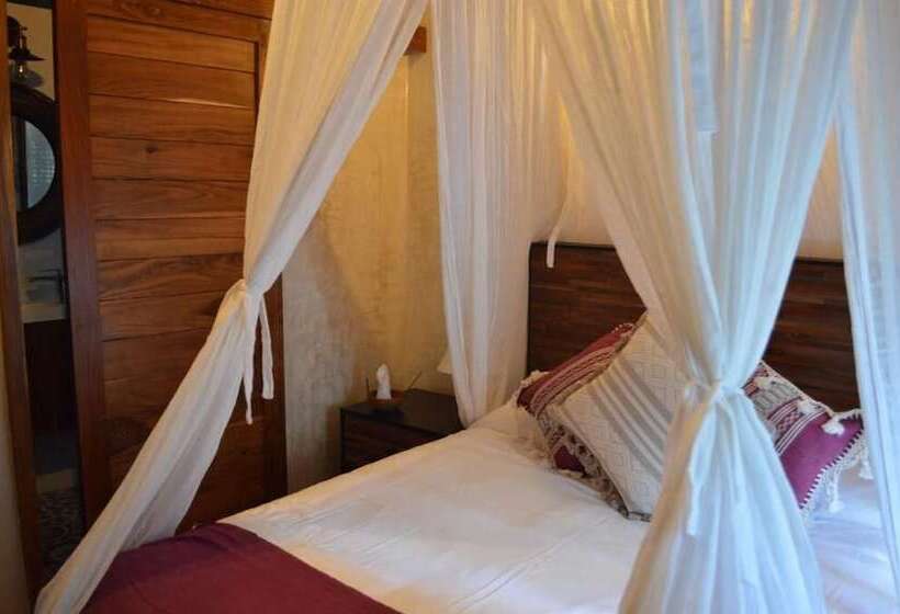 هاستل Boutique Chacá