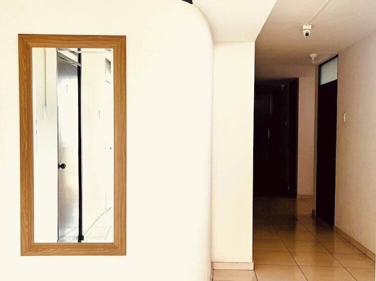 הוסטל Hospedaje Napoles Trujillo