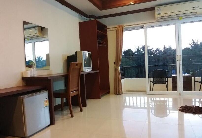 Lanta Long Beach Apartment   Hostel