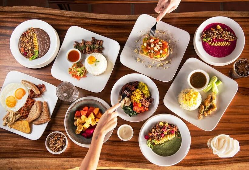 הוסטל Mad Monkey Koh Rong