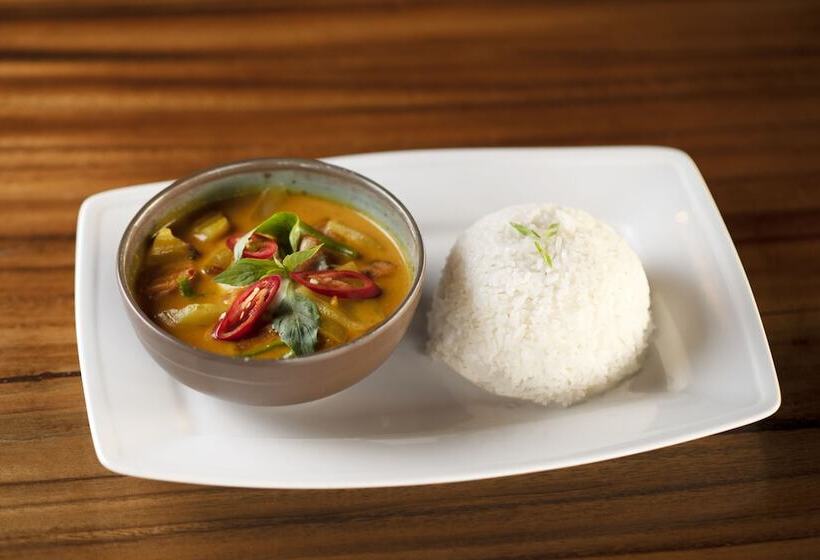 הוסטל Mad Monkey Koh Rong