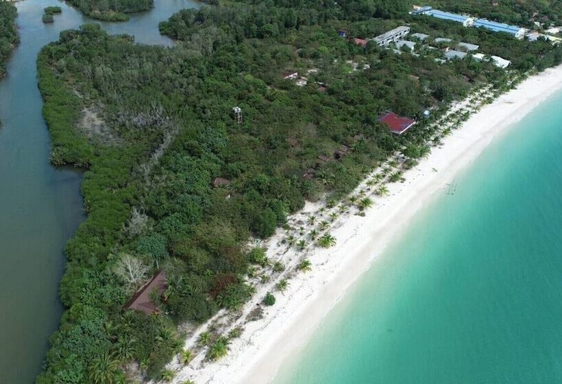 הוסטל Mad Monkey Koh Rong