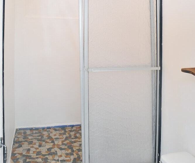 민박 Downtown By The Sea Inn