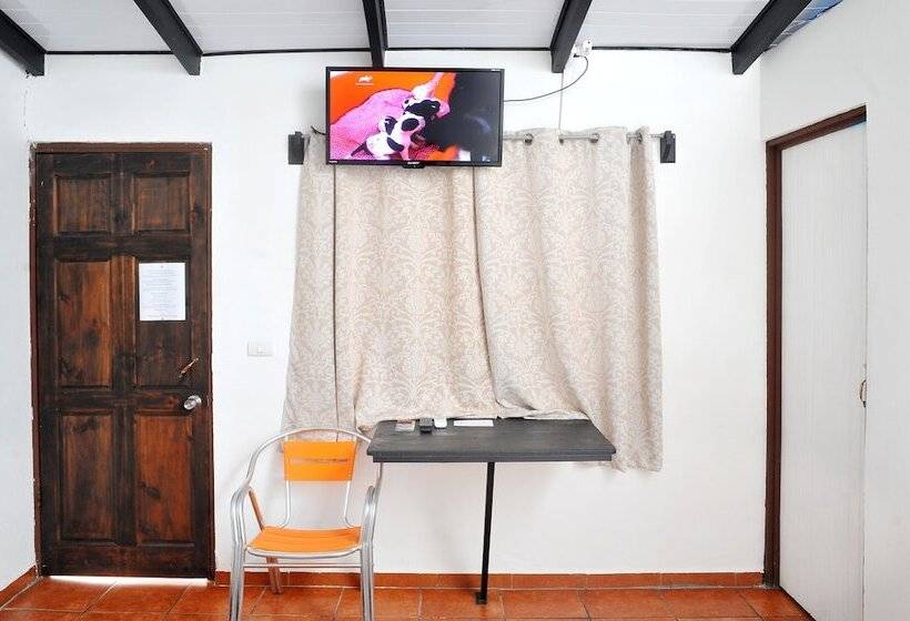 민박 Downtown By The Sea Inn