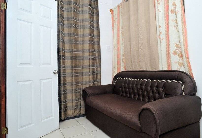 민박 Downtown By The Sea Inn