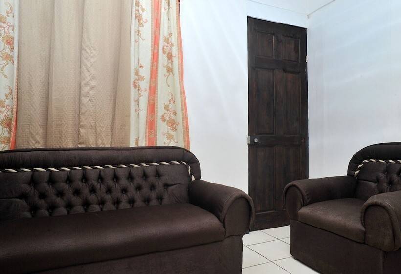 민박 Downtown By The Sea Inn