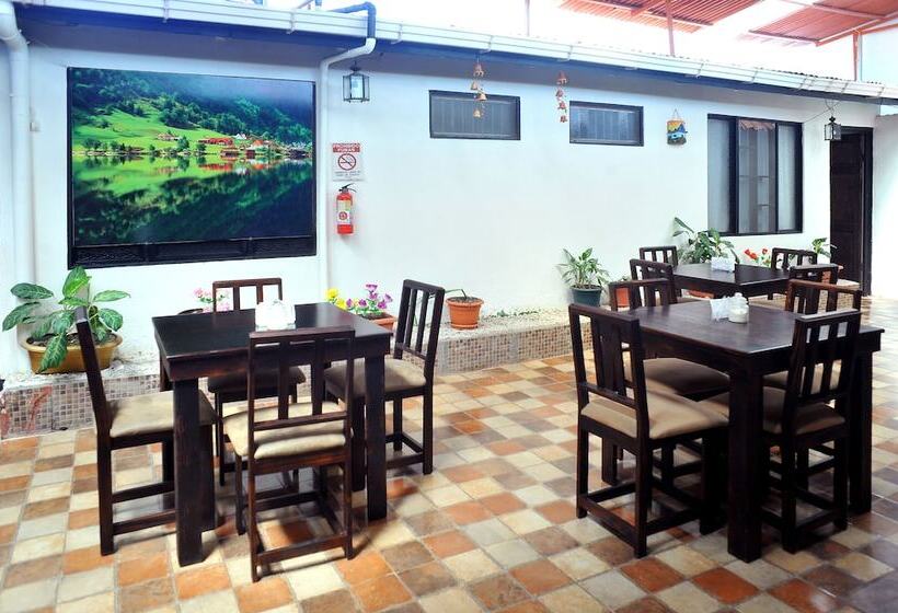 تختخواب و صبحانه Downtown By The Sea Inn