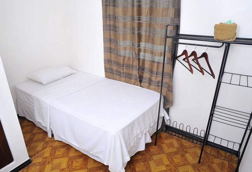 민박 Downtown By The Sea Inn