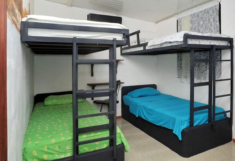 민박 Downtown By The Sea Inn