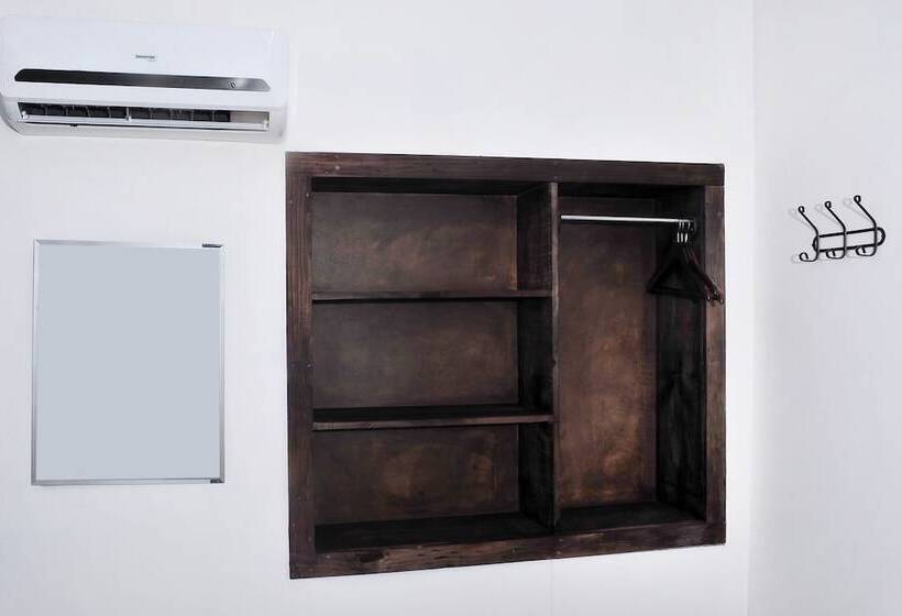 민박 Downtown By The Sea Inn