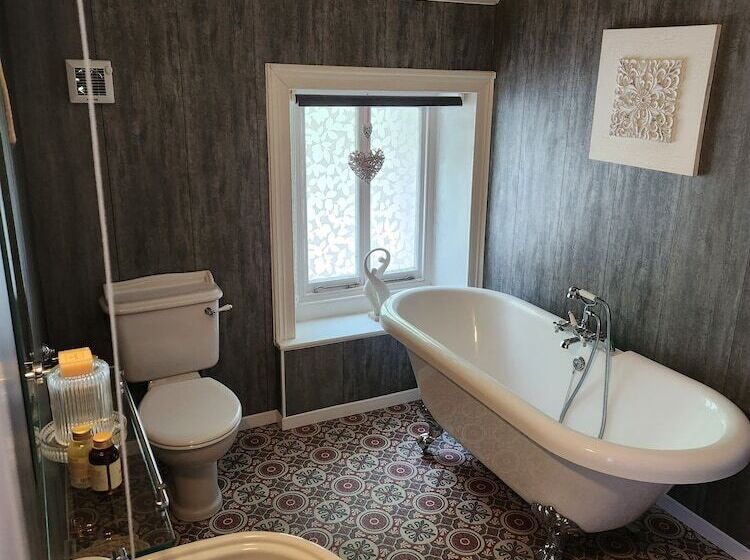 住宿加早餐  Mulgrave Country Cottage