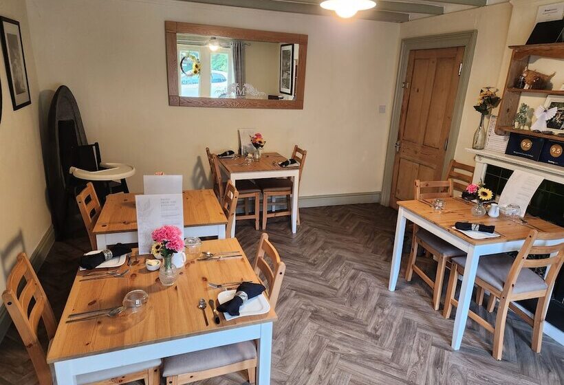 住宿加早餐  Mulgrave Country Cottage