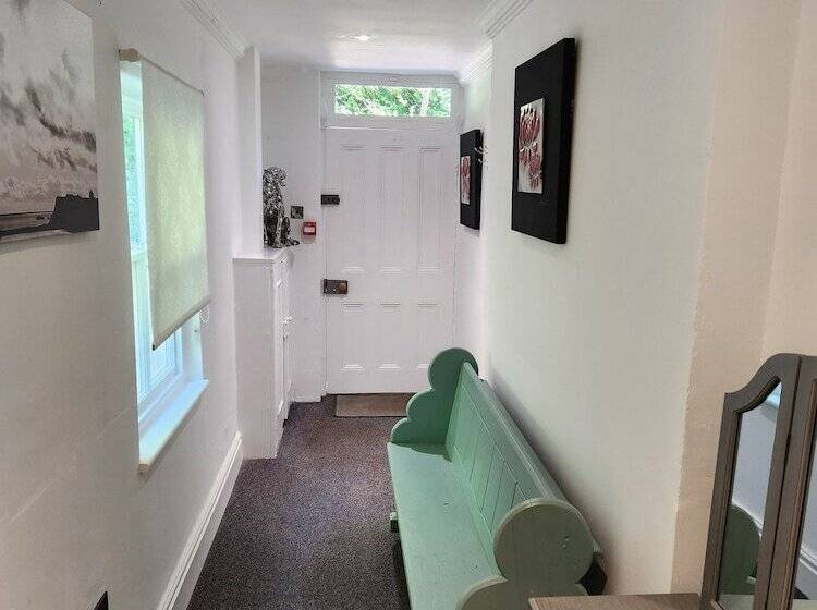 住宿加早餐  Mulgrave Country Cottage