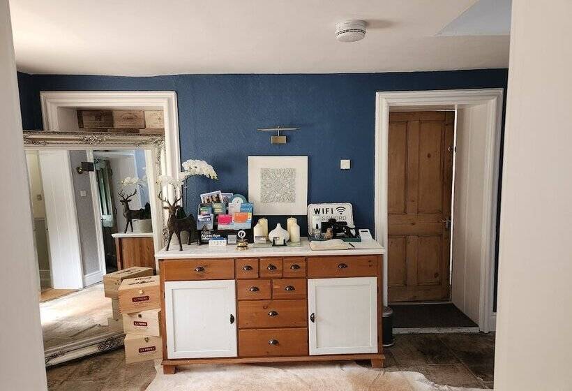 住宿加早餐  Mulgrave Country Cottage