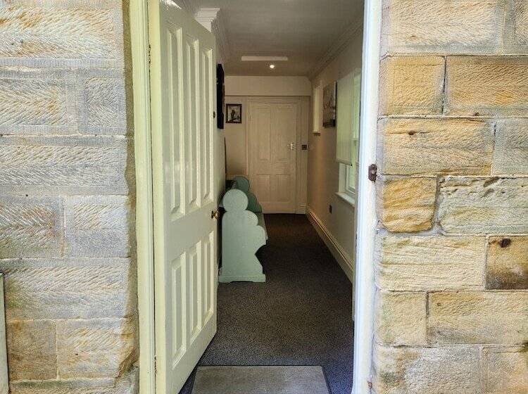 住宿加早餐  Mulgrave Country Cottage