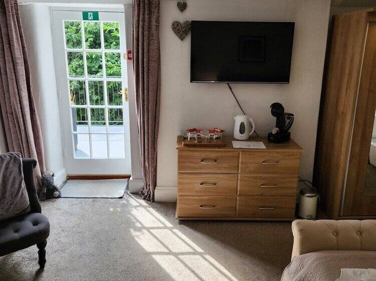 住宿加早餐  Mulgrave Country Cottage