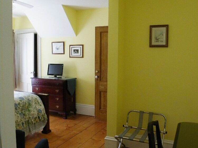 The Colonel S In B&b