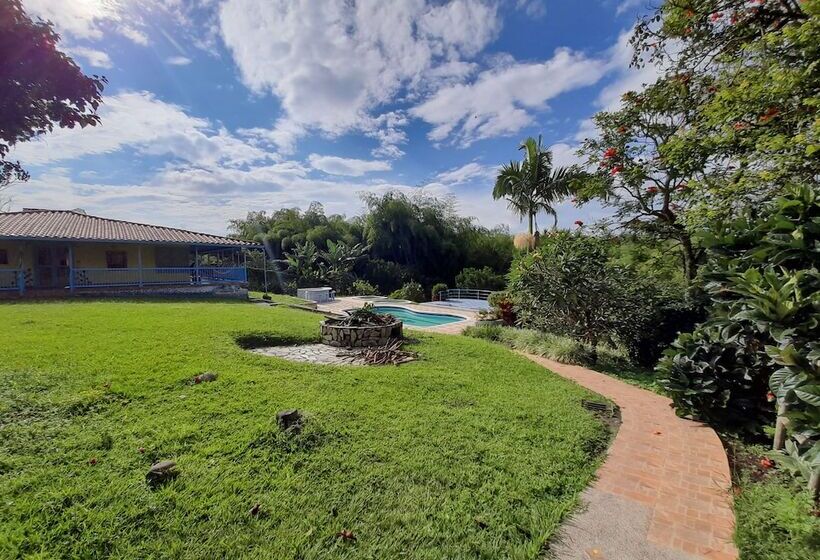 בית מלון כפרי Brugmansia Country