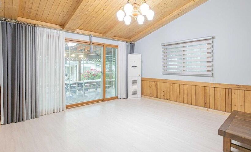 Пансион Gyeongju Cabinhouse