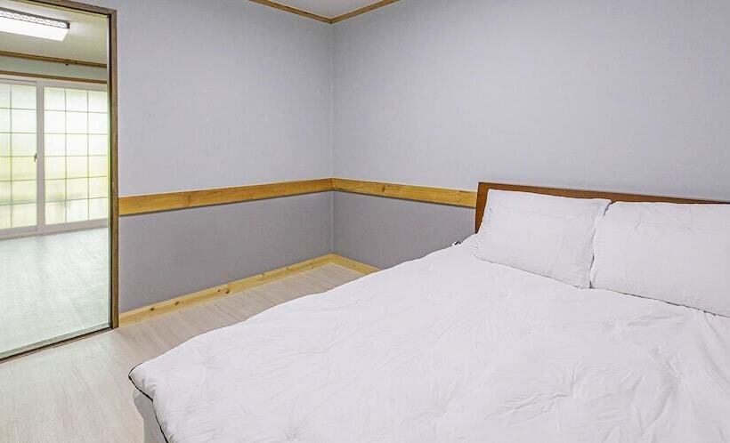 Пансион Gyeongju Cabinhouse