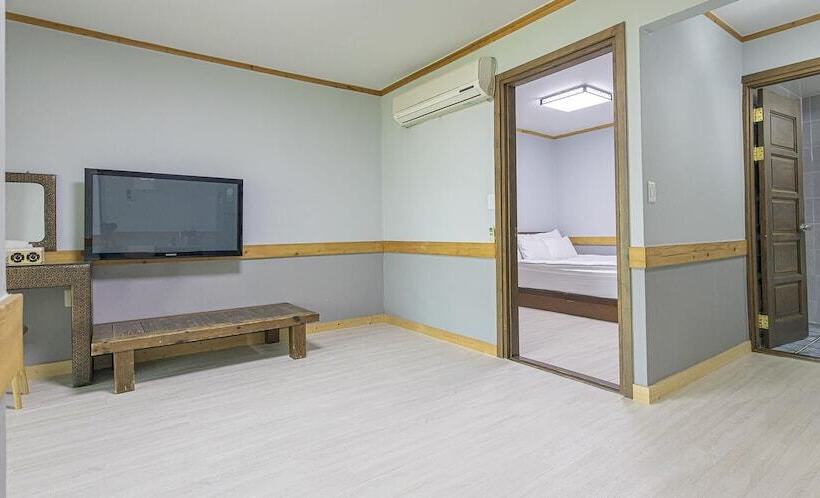 Пансион Gyeongju Cabinhouse