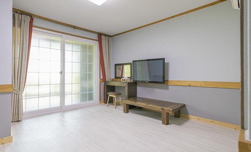 Пансион Gyeongju Cabinhouse