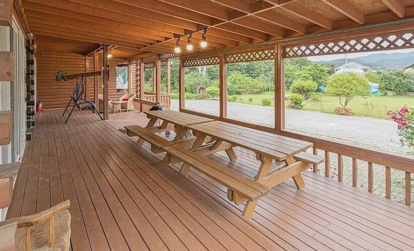 Пансион Gyeongju Cabinhouse