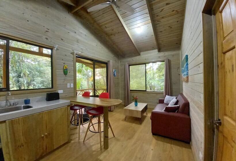 Cabinas Costa Tropicana