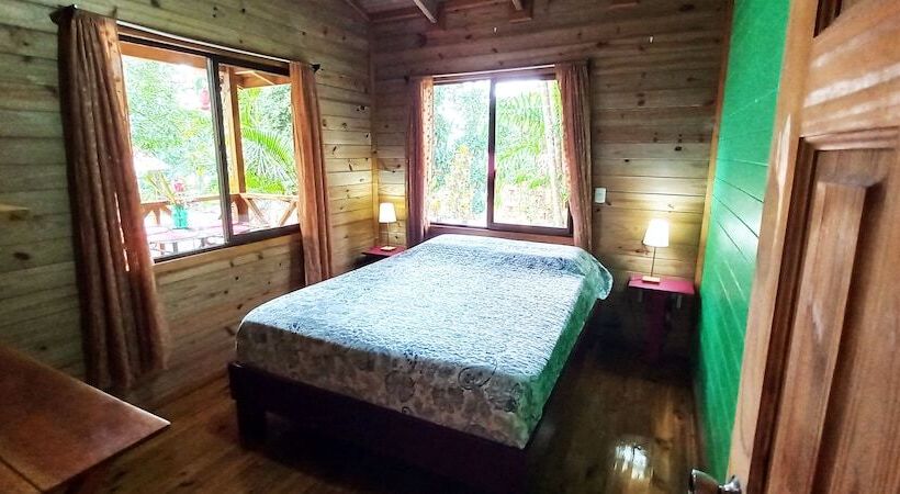 Cabinas Costa Tropicana